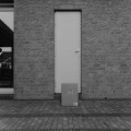 Wie betaalt als een pakket van €300 voor je deur wordt gestolen: webshop of verzekering?