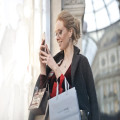 hoe kun je veilig online winkelen en vakanties boeken in 2025